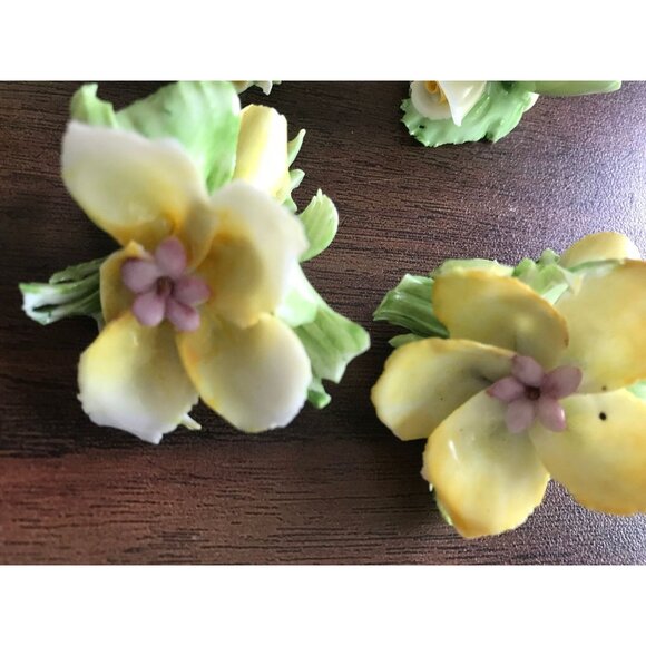 Vtg Capodimonte Set Of 6 Pairs Different Mini Flowers Made In Italy Gold Accents - Picture 7 of 10